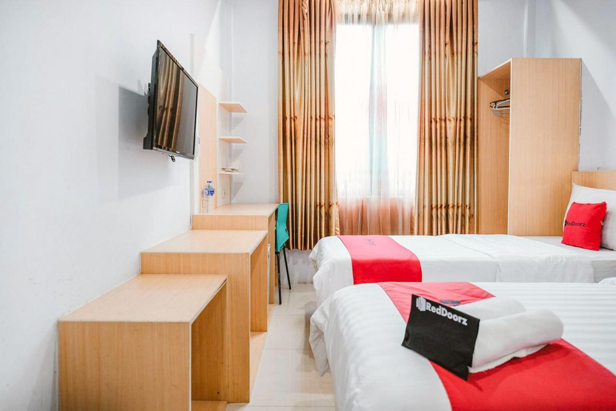 Reddoorz Premium At Hotel T-One Jambi Tanjungjohor Luaran gambar