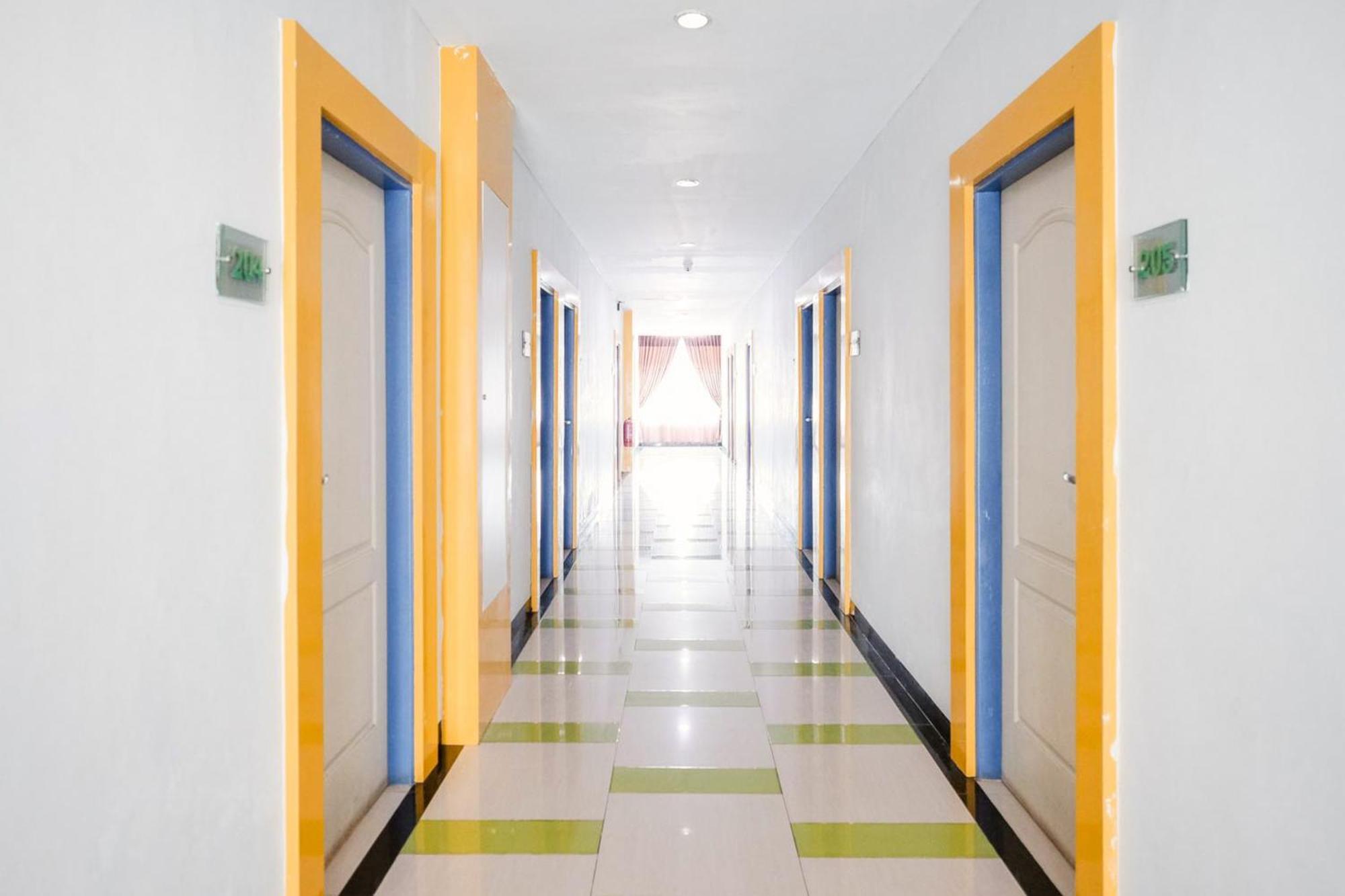 Reddoorz Premium At Hotel T-One Jambi Tanjungjohor Luaran gambar
