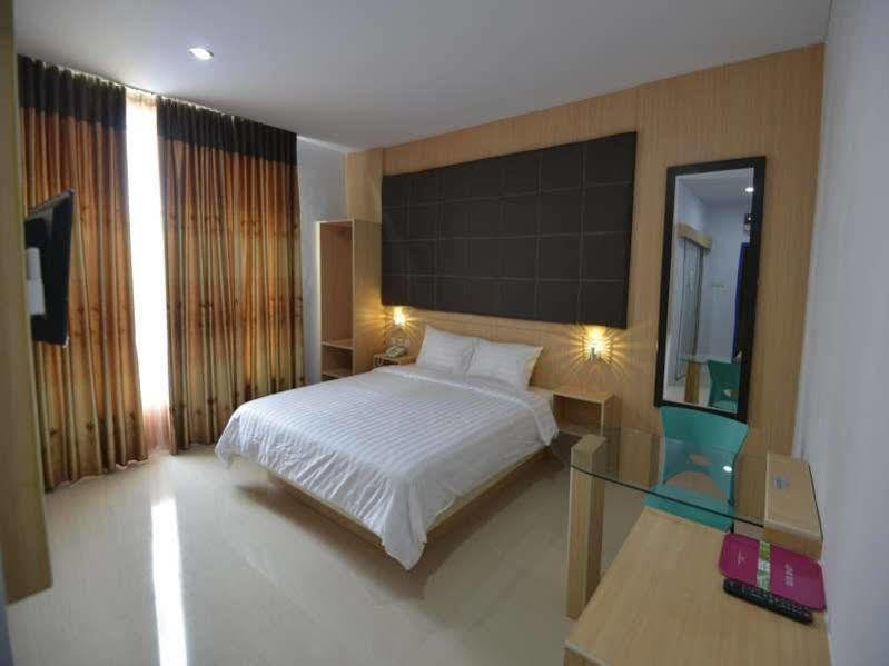 Reddoorz Premium At Hotel T-One Jambi Tanjungjohor Luaran gambar
